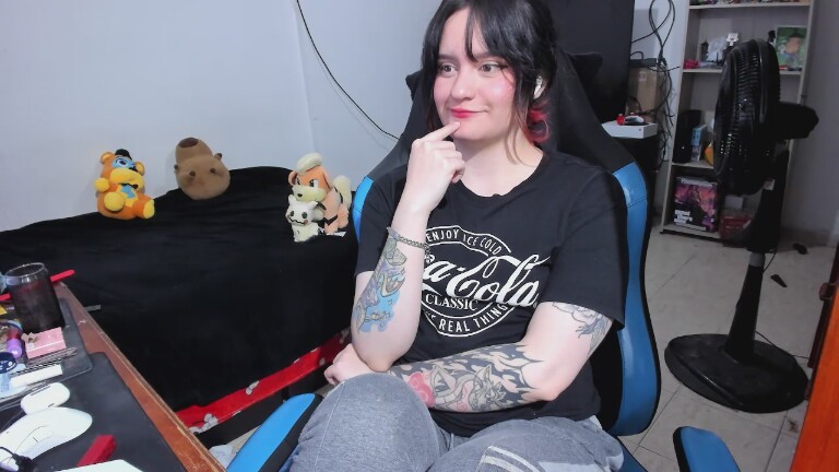 Red_Pandemonium's Streamate show and profile