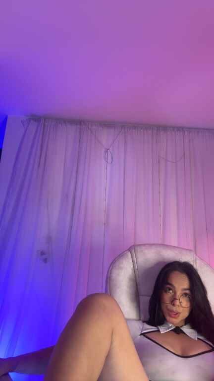 Imleana's Streamate show and profile