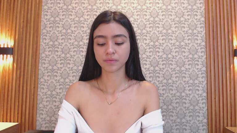 Charlotte_18's Streamate show and profile