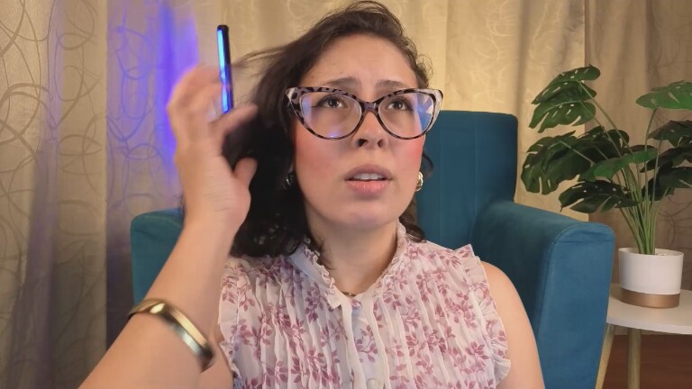 Miss_Dumont's Streamate show and profile