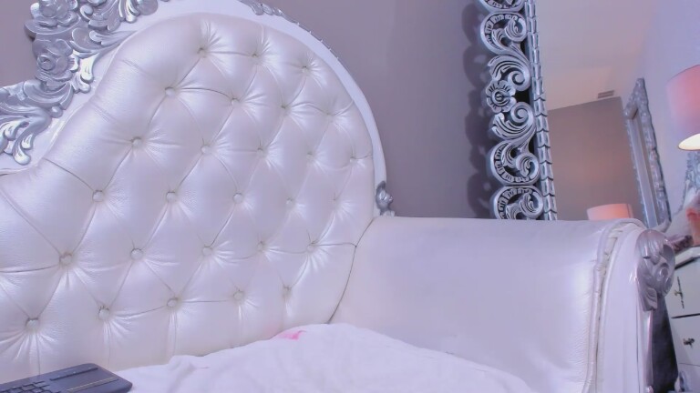 ShabrinaSmilt's Streamate show and profile