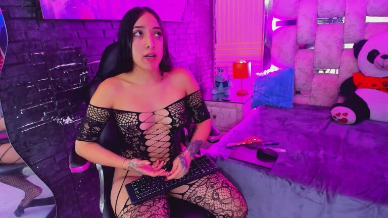 EmmaTeyylor's Streamate show and profile