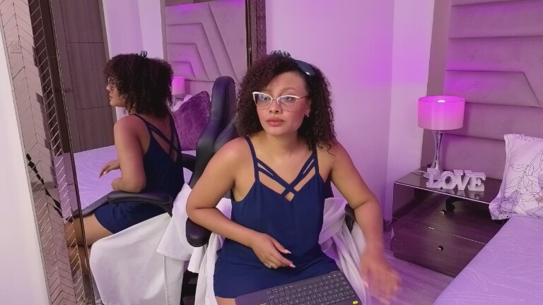 JorjaSaenz's Streamate show and profile