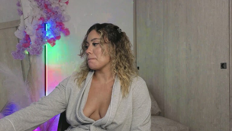 SussiVegaa's Streamate show and profile