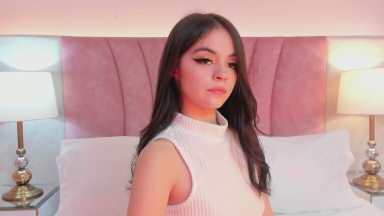 EmmaWeest's Streamate show and profile