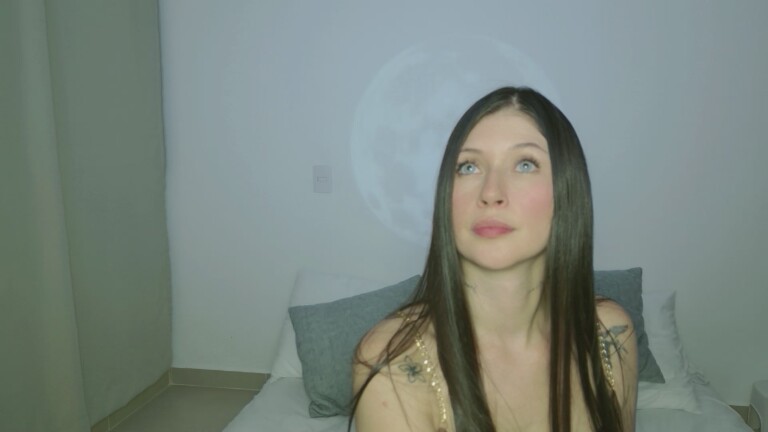 EmmaShaykk's Streamate show and profile