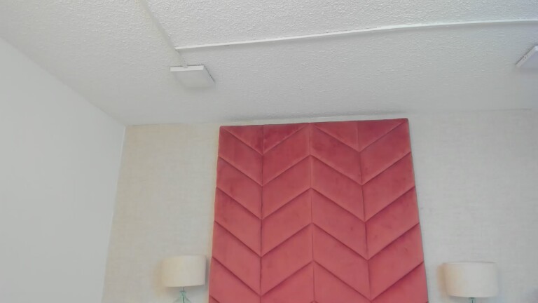 EmiRoseth's Streamate show and profile