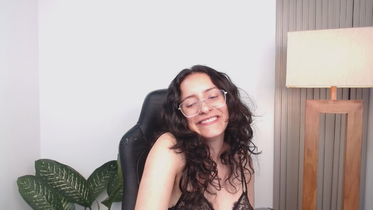 MIAPORTMANN's Streamate show and profile