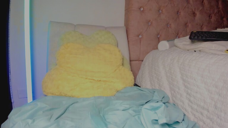 NatalieBluee's Streamate show and profile