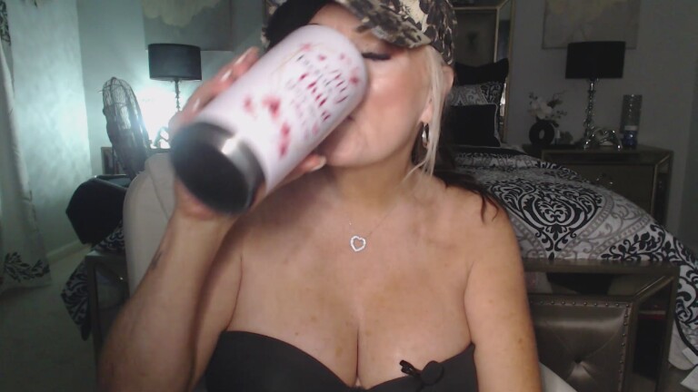 LexisLove's Streamate show and profile