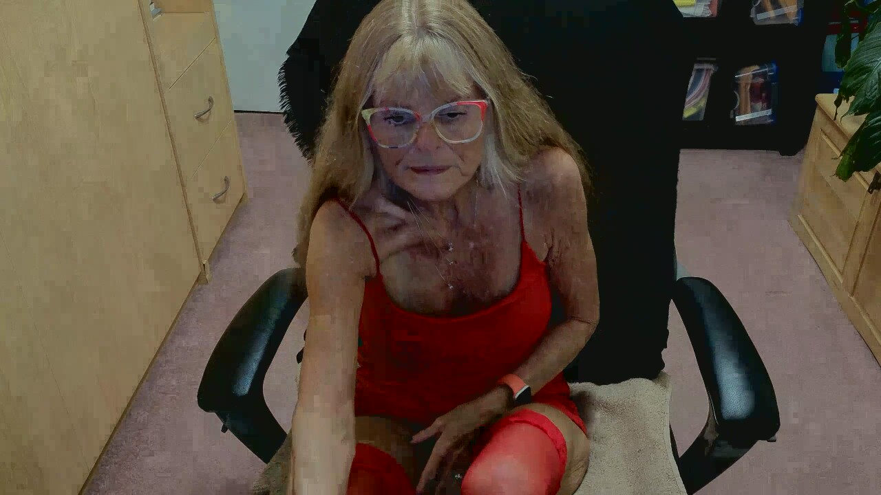 Redhotwifey
