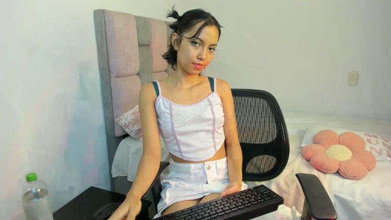 Yara_Blair's Streamate show and profile