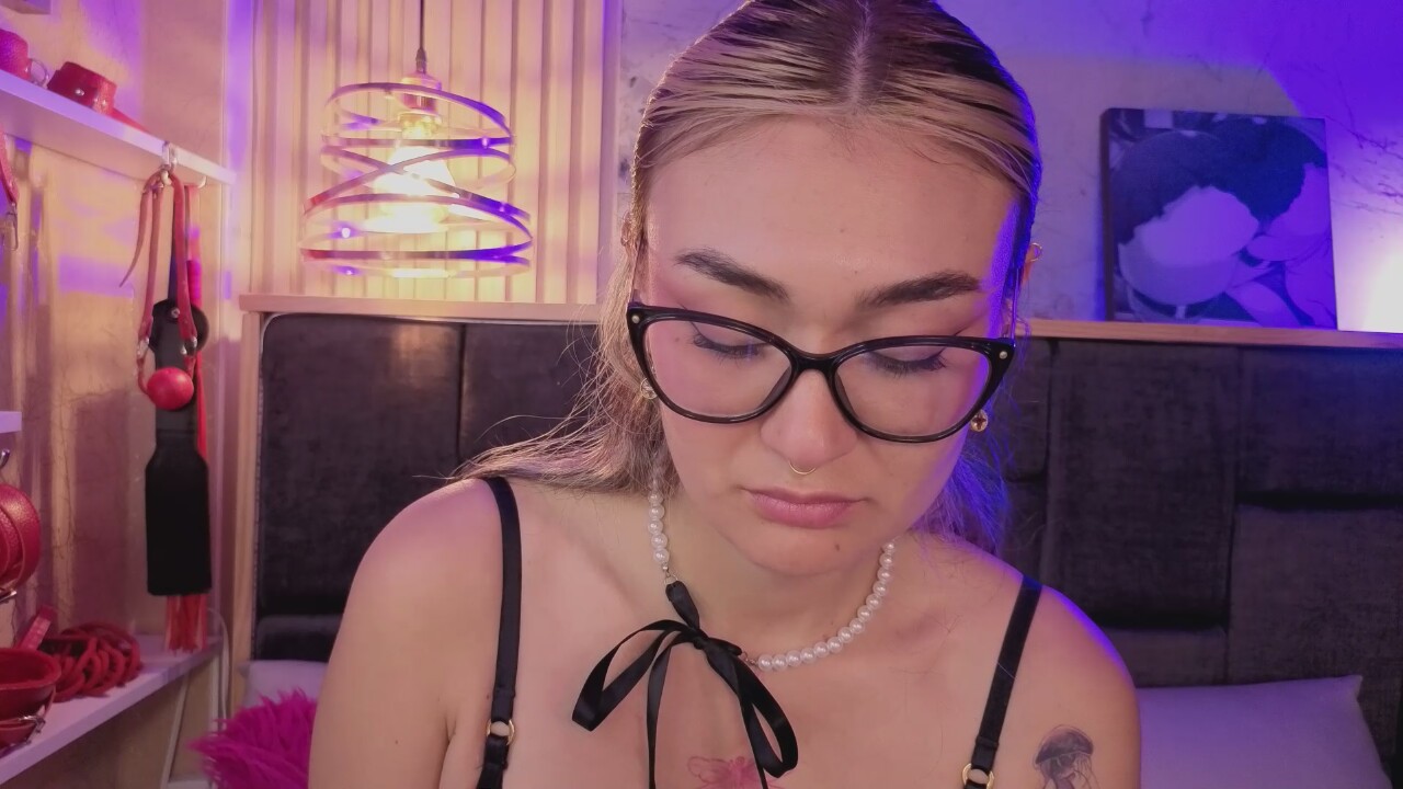 Victoria_Lennoxx