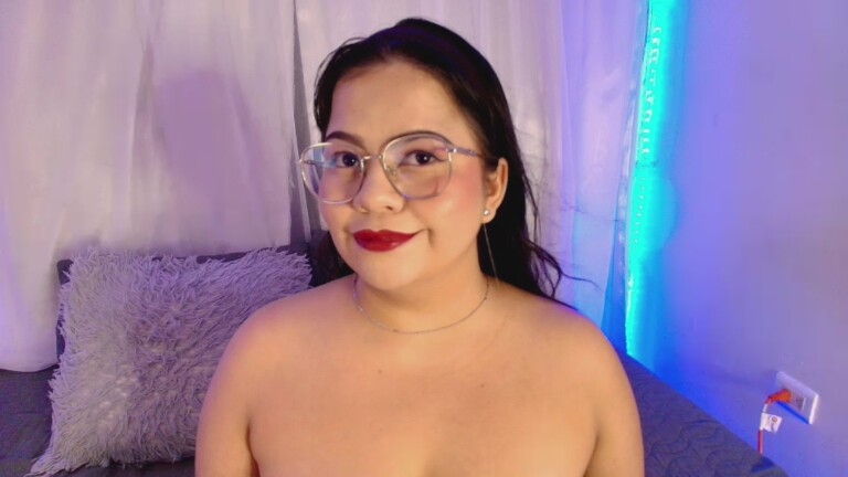 LinaRossie's Streamate show and profile