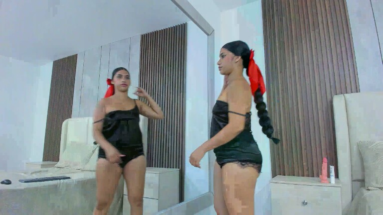 LiaZamora's Streamate show and profile