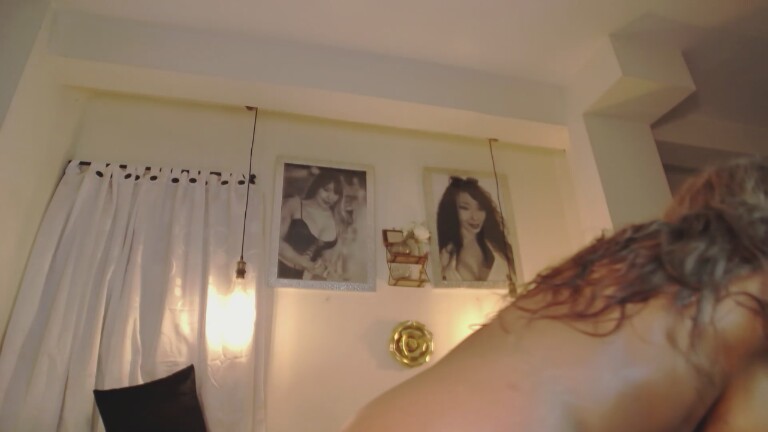 SelenaRossi's Streamate show and profile