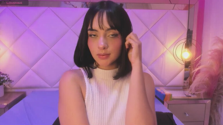 Amelia_Hills's Streamate show and profile