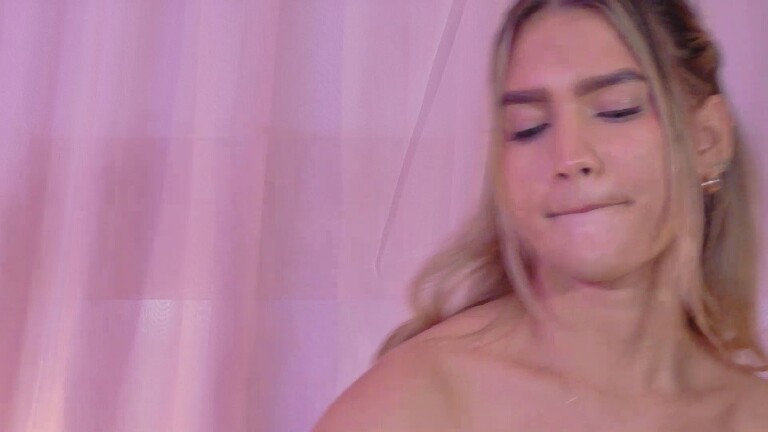 ZeyneJohnson's Streamate show and profile