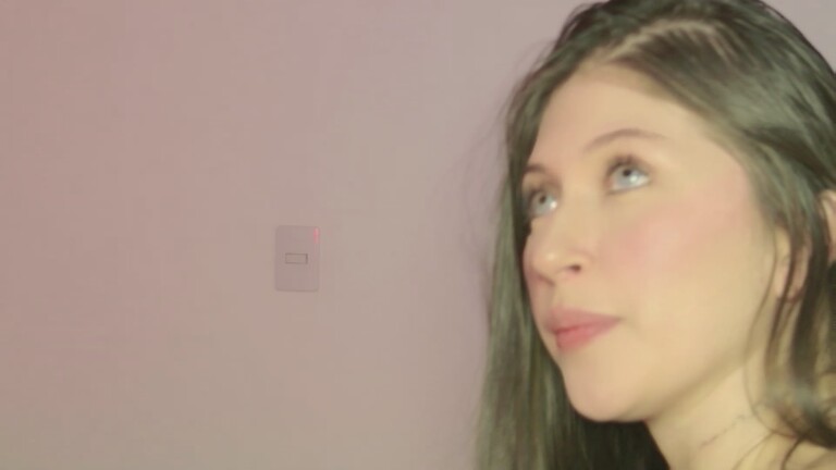 EmmaShaykk's Streamate show and profile