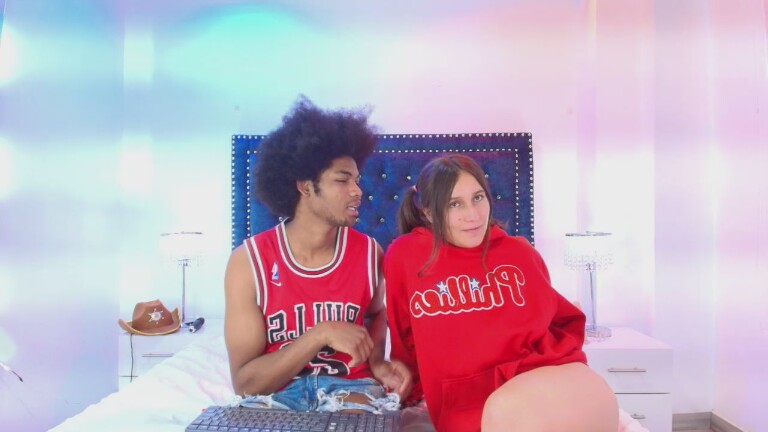 Crystalxx69's Streamate show and profile