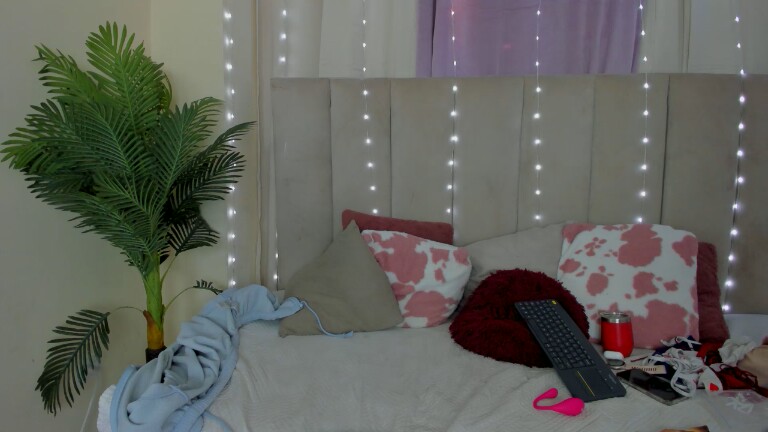 ToriMayer's Streamate show and profile