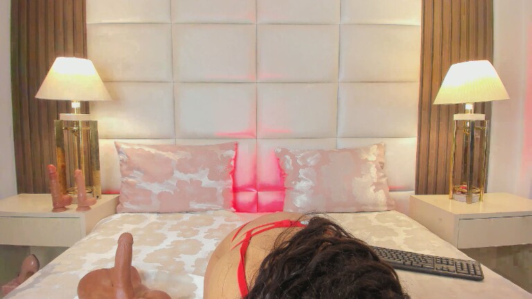 SaraMonserrat's Streamate show and profile