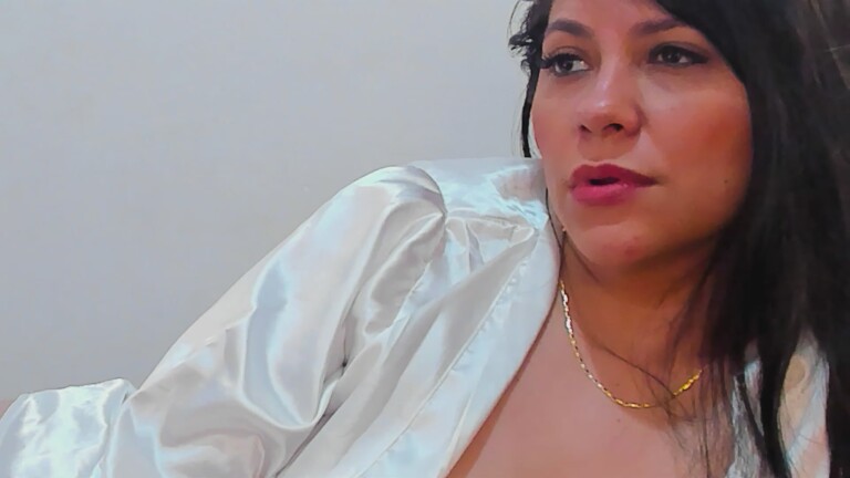 Isabellarousse_wi's Streamate show and profile