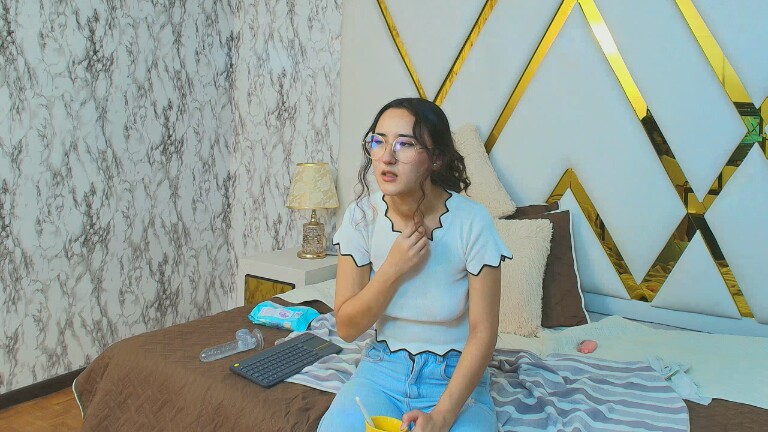 KristalKarter's Streamate show and profile