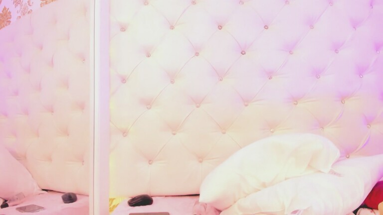 EMA_LAMBERT's Streamate show and profile