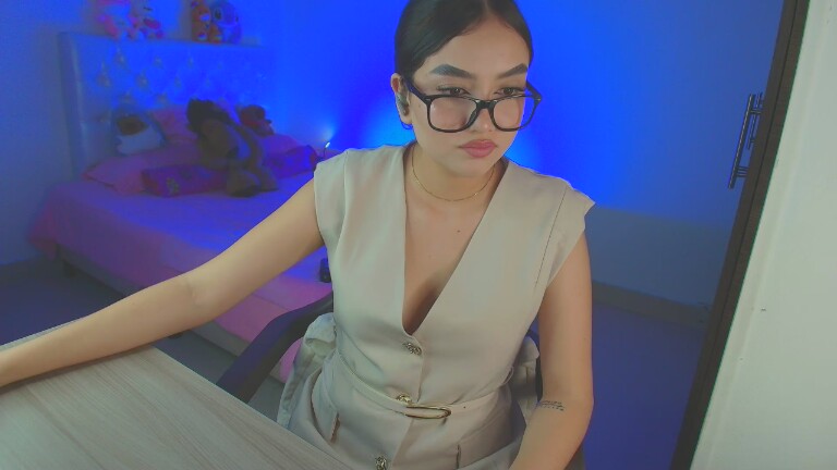 Kaara_Coopper's Streamate show and profile