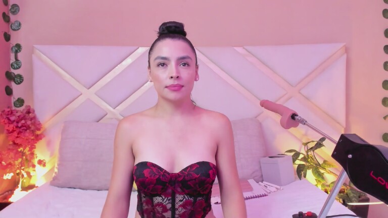 SaraSstonee's Streamate show and profile