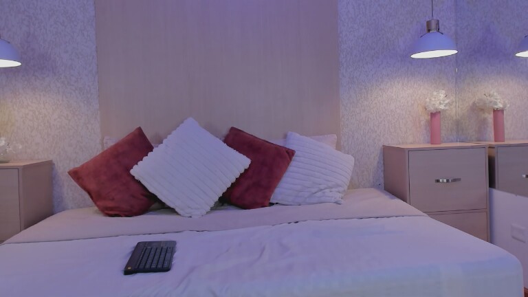 Aly_Brownn's Streamate show and profile