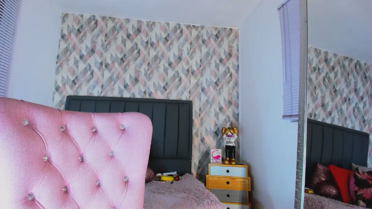 Latin_lola's Streamate show and profile