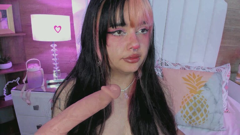 MaddieWaves's Streamate show and profile