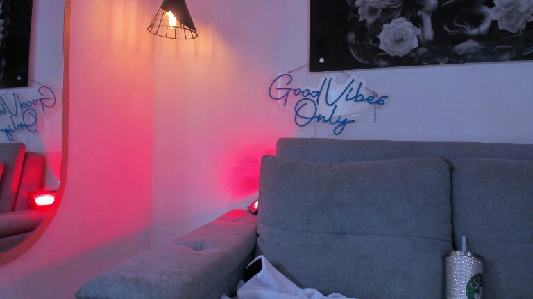 MacarenaEscobar27's Streamate show and profile