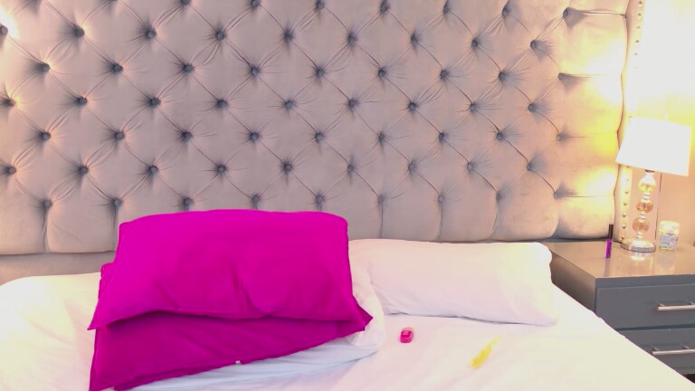 CintiaHolms's Streamate show and profile